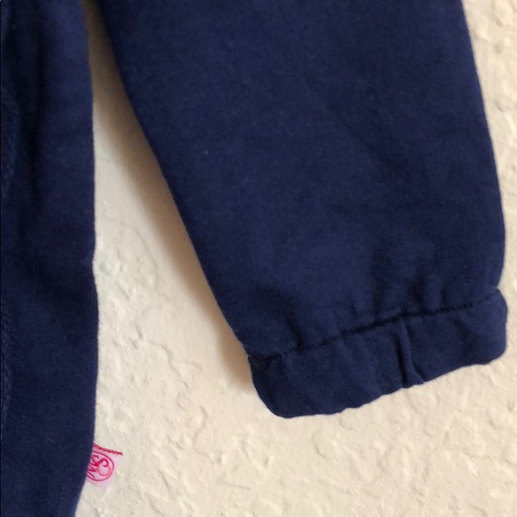 Sophie&Sam Giraffe in Santa Hat Ruffle Sweatshirt - Picture 6 of 9